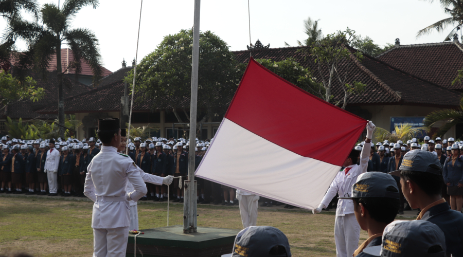 10 November: Suksma Kenang Hari Pahlawan dengan Upacara Bendera