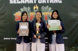 Isi Waktu Libur, 3 Siswi Suksma Kantongi Juara 1 Poster Publik se-Provinsi