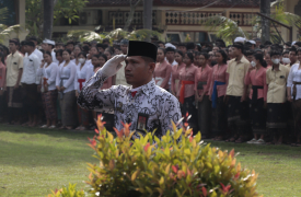 Hari Guru Nasional, Para Guru Suksma Pimpin Upacara Bendera