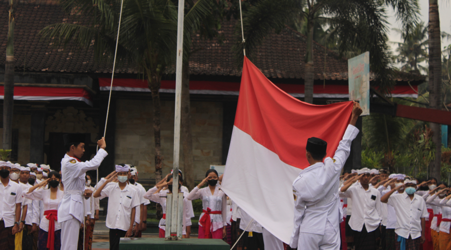 Makna Tersendiri Hiasi Pelaksanaan Upacara HUT RI ke-77 Bagi SMAN 1 Sukawati