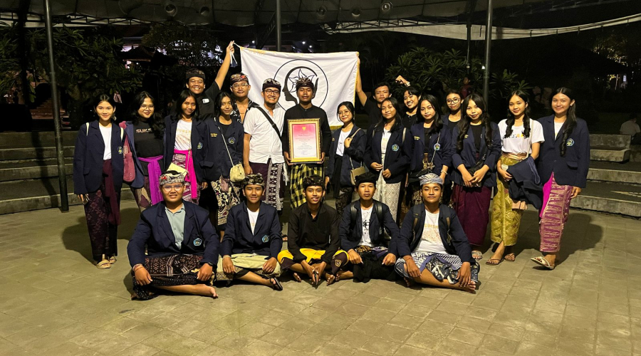 Hipnotis Penonton! “Medal Medil” Bawa JST Rebut Kemenangan