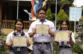 Perdana Ikuti Lomba, 3 Pelajar Suksma Raih Juara 1 KTI