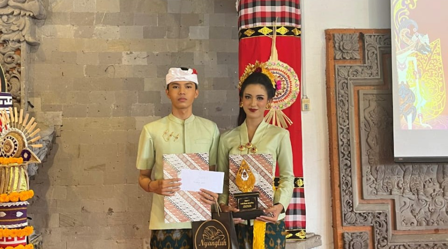 Pesona Abimana dan Gek Indah, Bintang Baru Busana Adat Bali