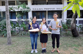 Ini Dia, Siswi SMA Negeri 1 Sukawati Pemenang Lomba Video Edukasi!