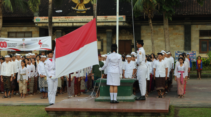 Penuh Antusias, SMAN 1 Sukawati Rayakan Hari Jadi ke-67 Provinsi Bali