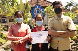 Gung Sri Menangkan Best Speaker, Debat 2022 Pada Lomba Debat oleh STIE YKPN