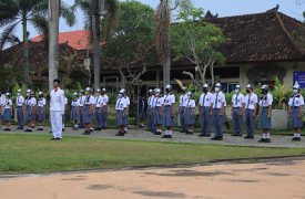 Pelantikan Angkatan Pertama OSIS DWISMA Masa Bakti 2021/2022 di SMA Negeri 1 Sukawati